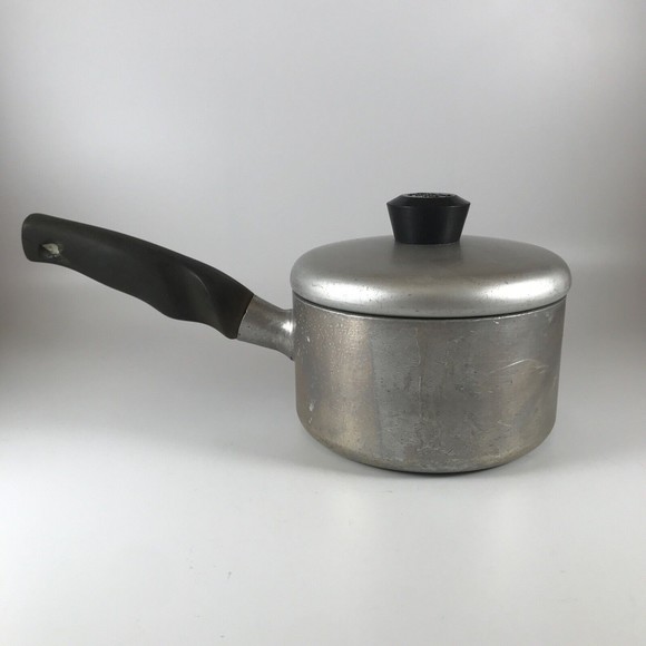 Vintage Wear Ever Saucepan 751 1 Qt. USA Made Heavy Aluminum Pot with Lid - Picture 3 of 15